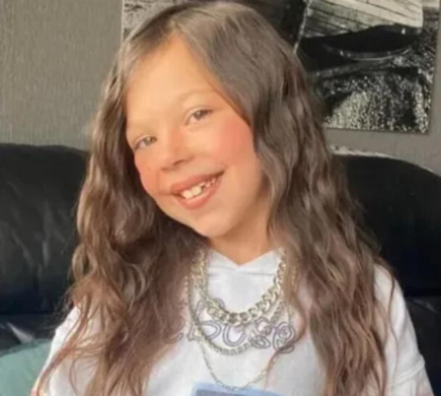 Girl dies days before Christmas with heartbroken parents by her side