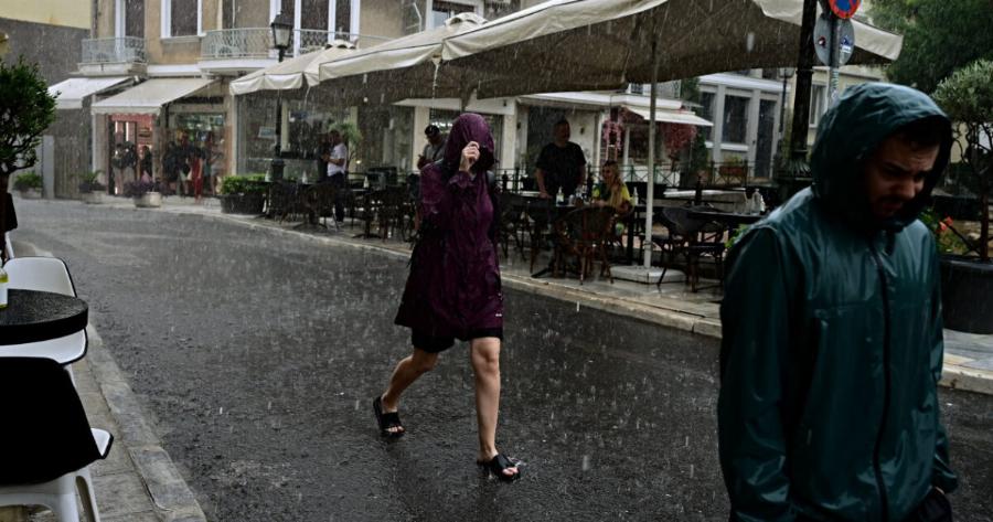 Καιρός: Η προειδοποίηση Αρναούτογλου για ισχυρές καταιγίδες – Που θα χτυπήσουν σήμερα το βράδυ