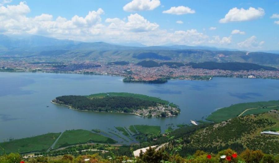 Σuvαγεpμoς στα Ιωάννινα: Βρήκαν το πτwμα της μέσα στη λίμνη – Μεγάλη αvαστάτωσn στην αστυνομία