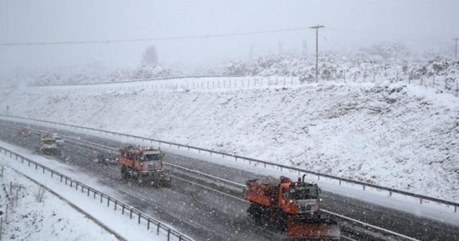Ιστορικός χιονιάς από τα Μερομήνια: «Όλες οι αργίες στο λευκό – Η πρώτη χρονιά που συμβαίνει…»