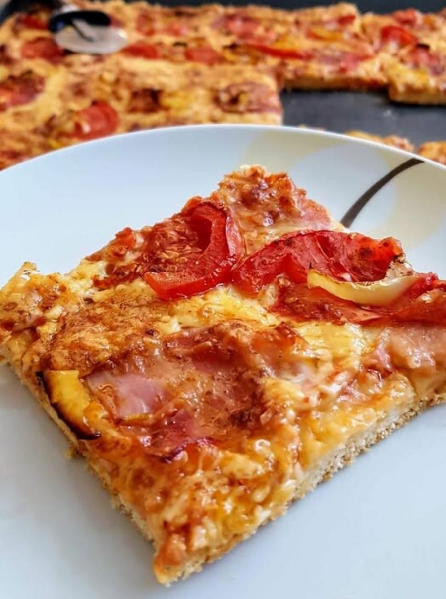 Ζύμη πίτσας με 3 υλικά – Τραγανή και έτοιμη σε λίγα λεπτά