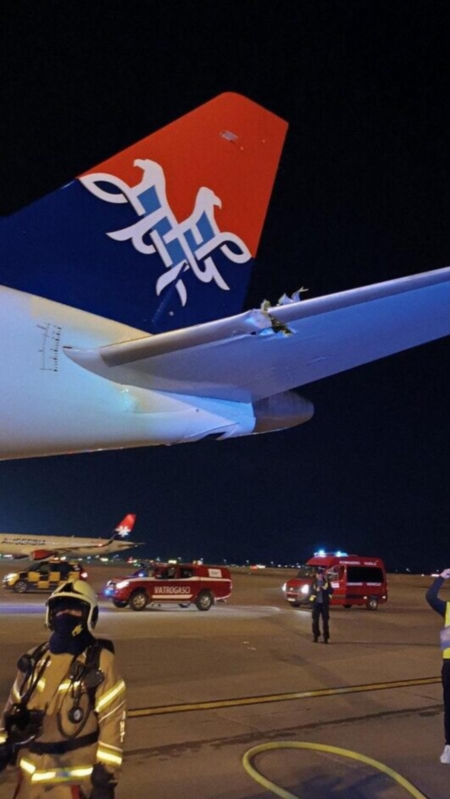 Σοβαρή σύγκρουση αεροπλάνου ελληνικής εταιρείας στο αεροδρόμιο του Βελιγραδίου