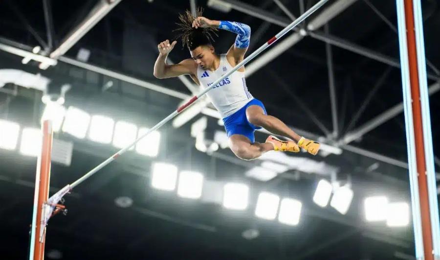 «Διαστημικός» Καραλής έκανε νέο πανελλήνιο ρεκόρ στα 6,05 μέτρα και κατέκτησε το ασημένιο μετάλλιο στο παγκόσμιο πρωτάθλημα κλειστού στίβου