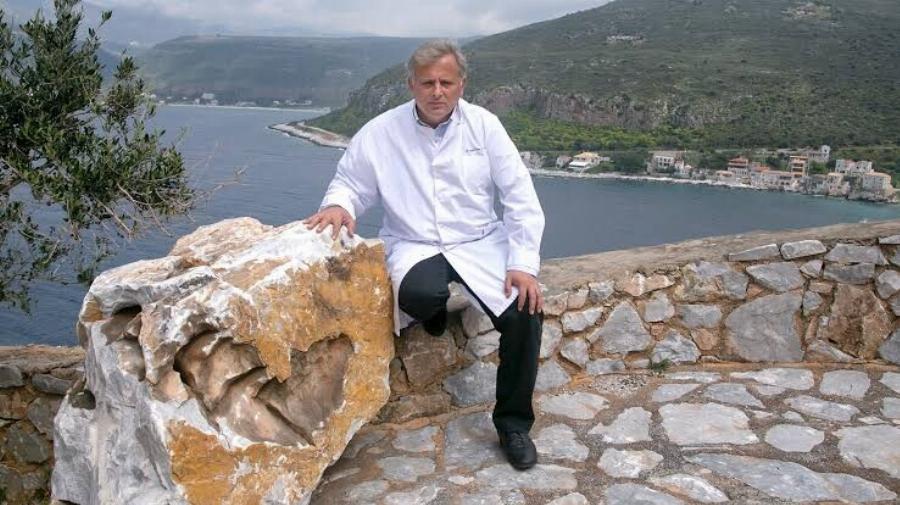 Ανάργυρος Μαριόλης: Ο διευθυντής του ΚΥ Αρεόπολης που οδήγησε ασθενοφόρο
