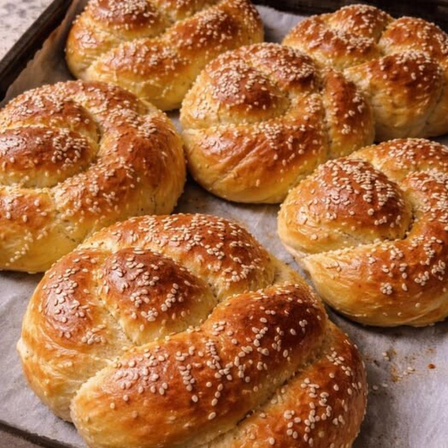 Τσουρέκι με Γιαούρτι – Πιο Αφράτο και Εύκολο από το Κλασικό