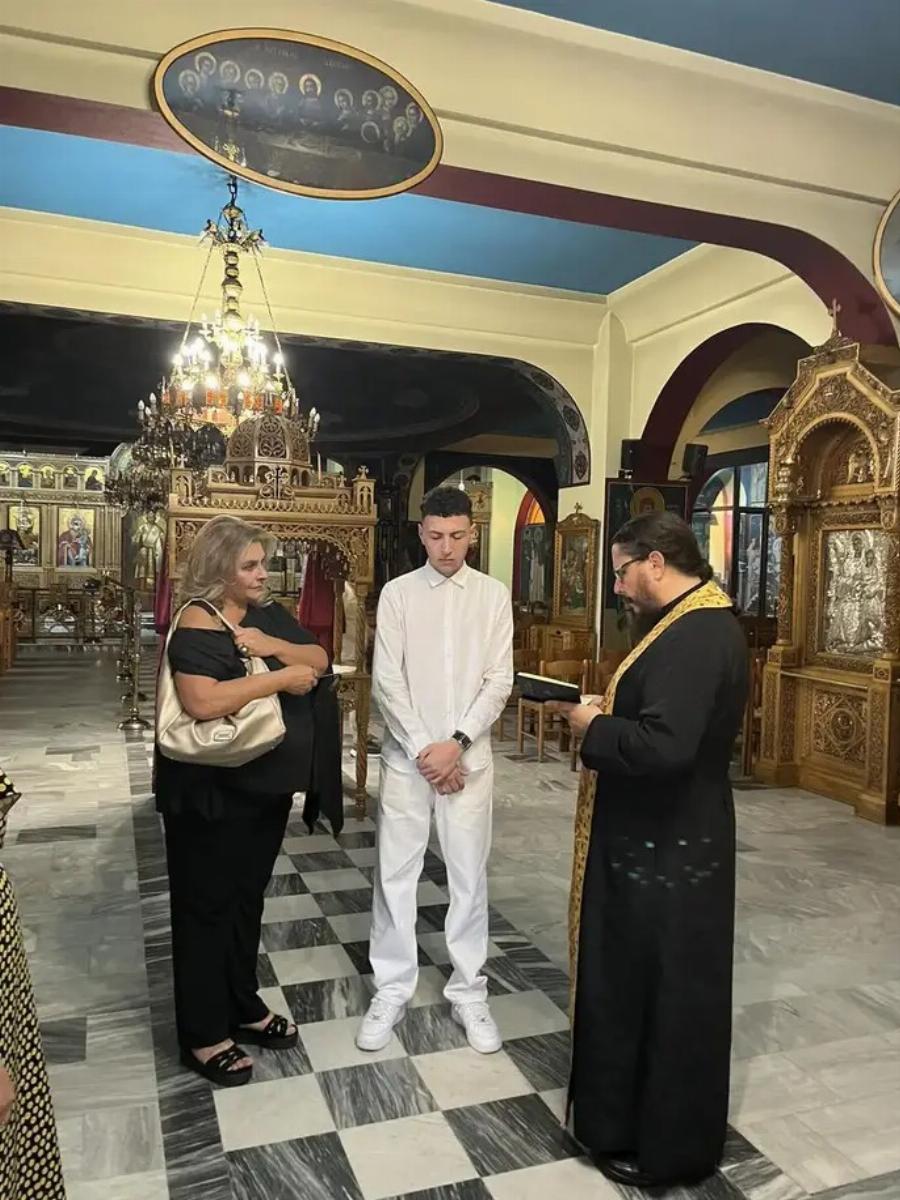 Μαθητής βαπτίστηκε Xριστιανός – Ζήτησε από την καθηγήτριά του να τον βαπτίσει «Κυρία, θέλετε να γίνετε η νονά μου;»