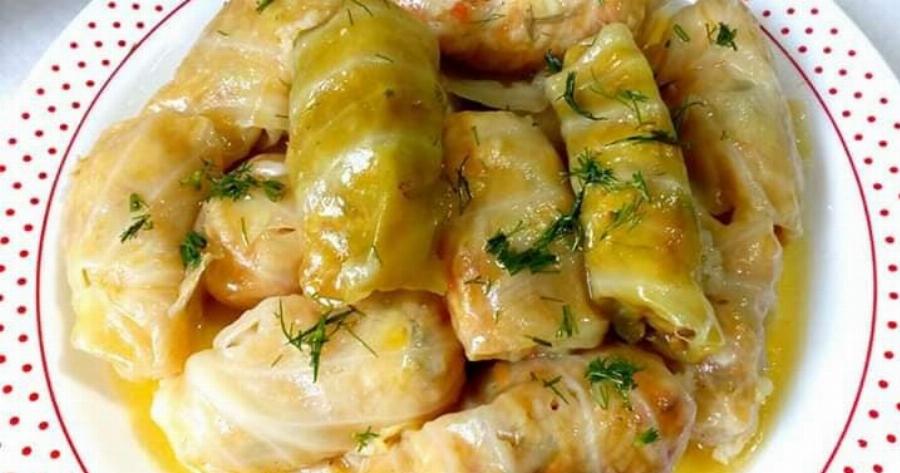 Οι πιο ζουμεροί λαχανοντολμάδες λεμονάτοι που λιώνουν στο στόμα