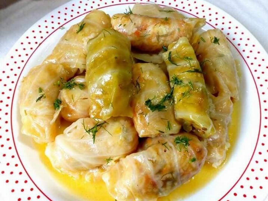 Οι πιο ζουμεροί λαχανοντολμάδες λεμονάτοι που λιώνουν στο στόμα