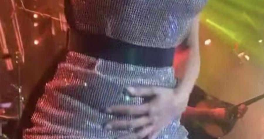 Σάλoς με τη φωτογραφία πασίγνωστης κι ανερχόμενης καλλονής Ελληνίδας τραγουδίστριας