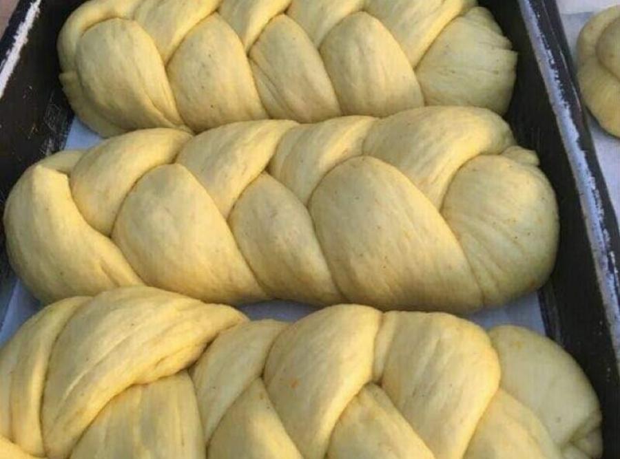 Τσουρέκια αφράτα με ίνες σαν της γιαγιάς – Η παραδοσιακή συνταγή που πετυχαίνει πάντα