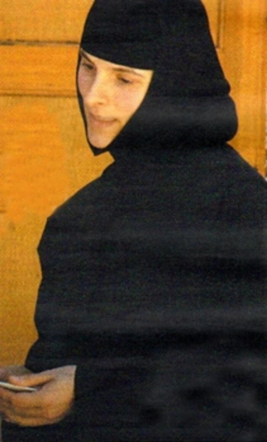 Κλείστηκε ξαφνικά σε Μοναστήρι: Πασίγνωστη ηθοποιός και κόρη διάσημου Έλληνα τα παράτησε όλα κι έγινε Μοναχή