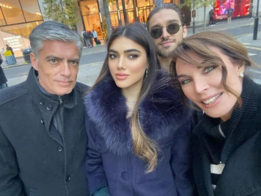 Πανέμορφη στο Λονδίνο η Λυδία Ευαγγελάτου: Ταξίδεψε από τη Νέα Υόρκη για family reunion και ήταν όλοι σαν γαλαζοαίματοι