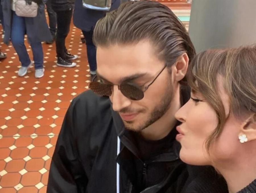 Πανέμορφη στο Λονδίνο η Λυδία Ευαγγελάτου: Ταξίδεψε από τη Νέα Υόρκη για family reunion και ήταν όλοι σαν γαλαζοαίματοι