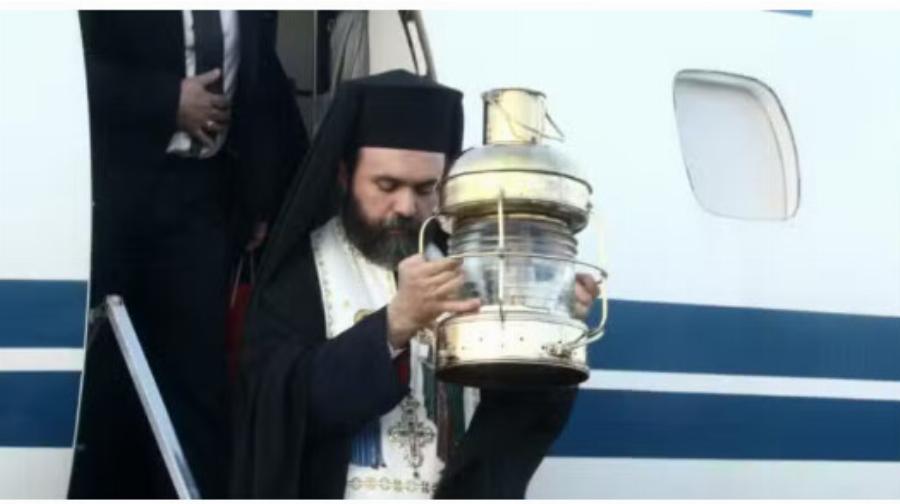 Ανατpοπή φέτος με το Άγιο Φως