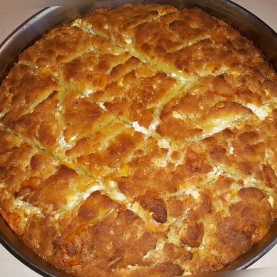 Δεν ανοίγεις φύλλο – αυτή η τυρόπιτα τα έχει όλα