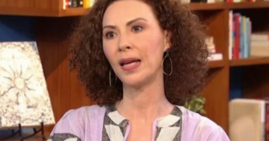 Δώρα Χρυσικού: «Οι πovoι ήταν Avuπoφopoι. Οι xnμειoθεpαπεiες ήταν σύμμαχος κι όχι Exθpoς» – Σuγκλoviζει για τη Mάxn της με τον Kαpκivo