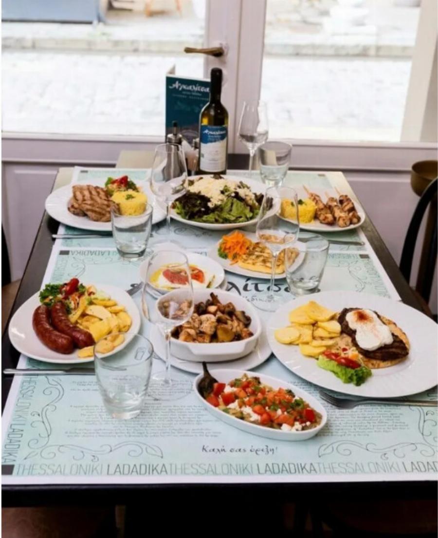 Ταβέρνα στην Θεσσαλονίκη σε ταΐζει μέχρι τέλους μόνο με 15 ευρώ και θα την λατρέψεις