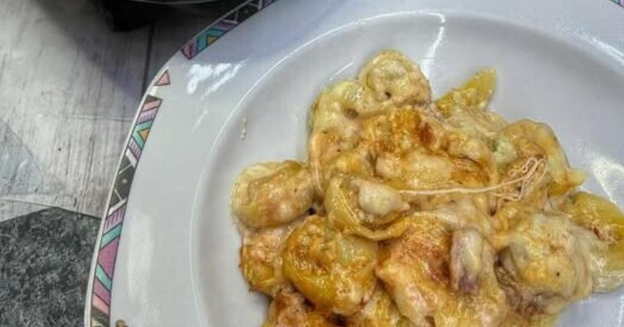 Τορτελίνια φούρνου με τυριά και μπέικον – Ζουμερή και εύκολη συνταγή