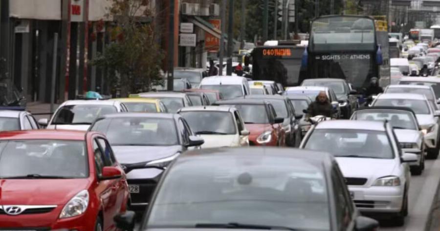 Ποιοι οδηγοί πρέπει κολλήσουν υποχρεωτικά το «Σ» στο παρμπρίζ του ΙΧ τους