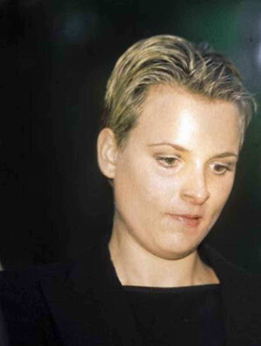 Κλείστηκε ξαφνικά σε Μοναστήρι: Πασίγνωστη ηθοποιός και κόρη διάσημου Έλληνα τα παράτησε όλα κι έγινε Μοναχή