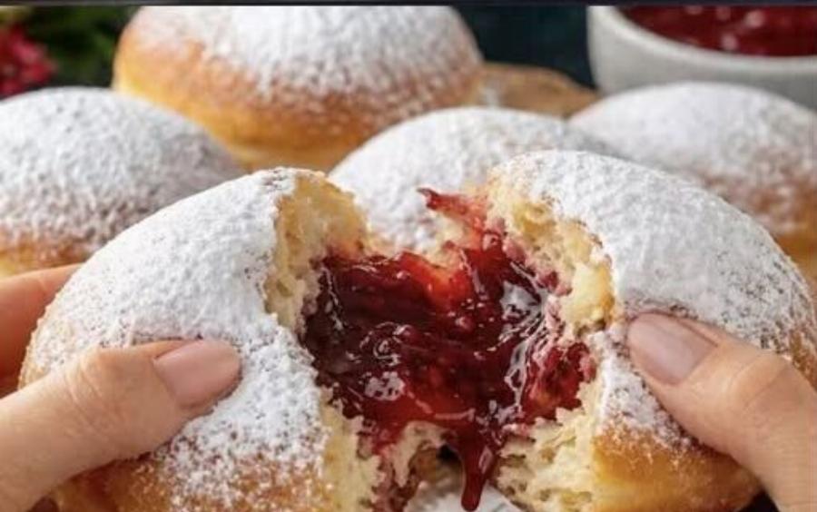 Ντόνατς φούρνου με μαρμελάδα: Αφράτη συνταγή χωρίς τηγάνισμα