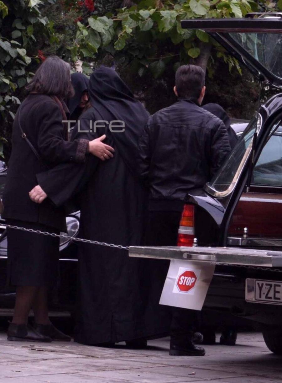 Κλείστηκε ξαφνικά σε Μοναστήρι: Πασίγνωστη ηθοποιός και κόρη διάσημου Έλληνα τα παράτησε όλα κι έγινε Μοναχή