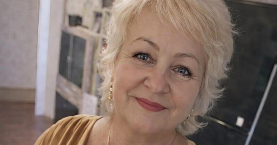 Στα 54 μου χρόνια μετακόμισα στο σπίτι ενός άντρα που γνώριζα μόνο λίγους μήνες, για να μην εμποδίζω την κόρη μου. Όμως πολύ σύντομα μου συνέβη κάτι τόσο τρομερό, που το μετάνιωσα πικρά