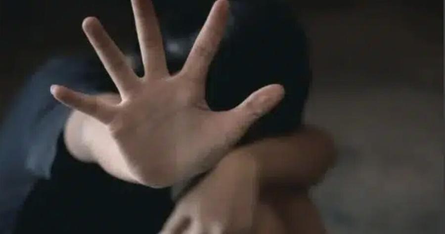 Πατέρας 15χρονου στην Πάτρα: «Η φύση του φταίει, εγώ είμαι έξω και απολαμβάνω το μπανάκι μου στην θάλασσα…»