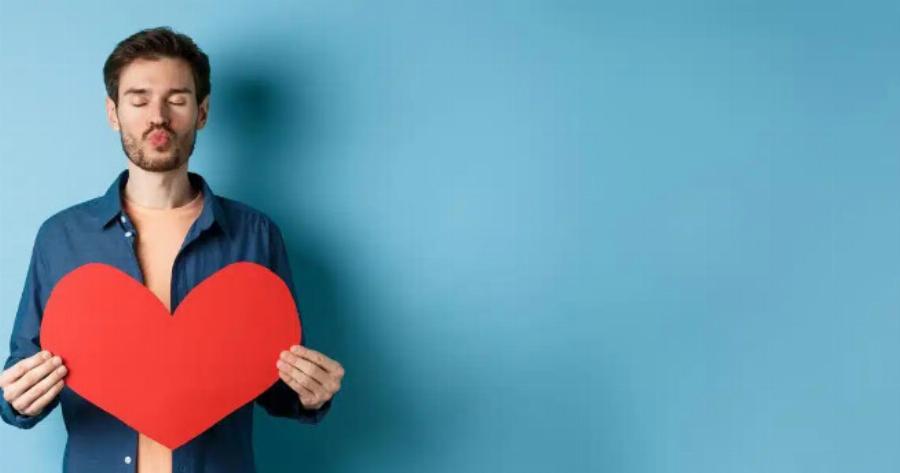 Αν ένας άνδρας χρησιμοποιεί αυτές τις 9 φράσεις σε μια συνομιλία, είναι κρυφά ερωτευμένος μαζί σου