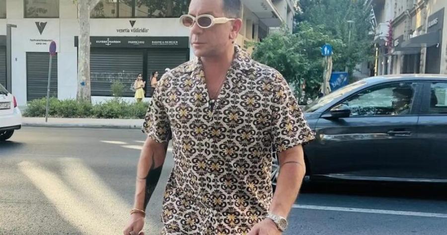 Ο Γιώργος Μαζωνάκης πήγε για κούρεμα και ξύρισμα μετά τη νοσηλεία στο Δρομοκαΐτειο