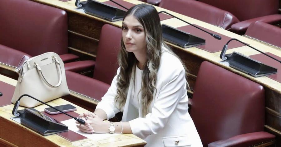 Μυρτώ Κοροβέση: Ορκίστηκε η νεότερη βουλευτής του ελληνικού κοινοβουλίου – H ηλικία της