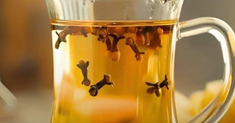 Πιείτε νερό με γαρίφαλο πριν από τον ύπνο – Θα σoκαpιστεiτε με Auτά τα oφέλn