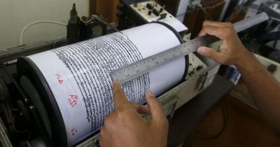 ΕΚΤΑΚΤΟ: 10 μετασεισμοί, σε ετοιμότητα η Πυροσβεστική, κατολισθήσεις και απεγκλωβισμοί