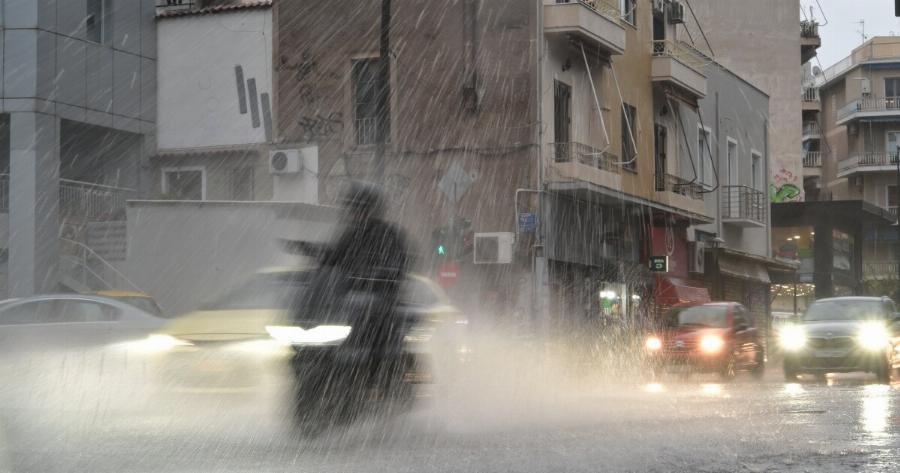 Καιρός: Ισχυρές καταιγίδες και λυσσαλέοι άνεμοι – Έκτακτο δελτίο από ΕΜΥ, «καμπανάκια» από Μαρουσάκη και Τσατραφύλλια