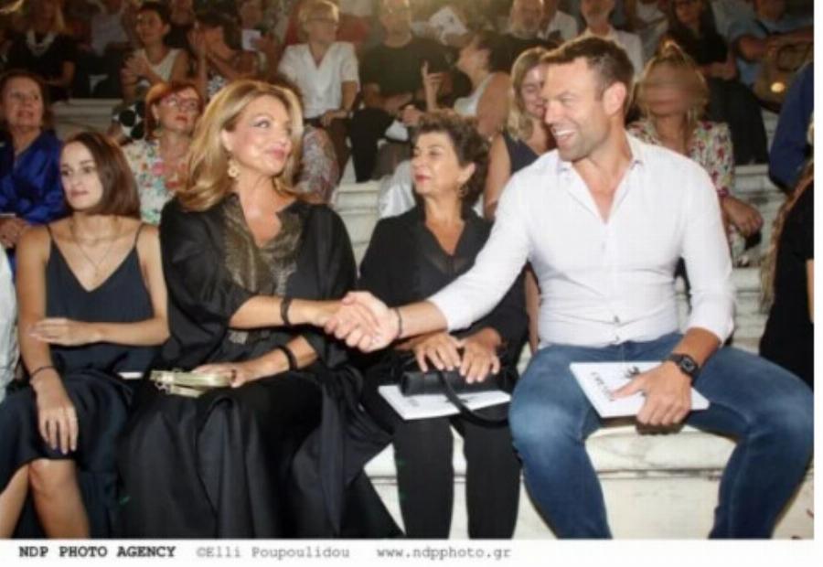 Άντζελα Γκερέκου – Μαρία Βοσκοπούλου: Μαμά και κόρη στο Ηρώδειο με αέρινα φορέματα – Το θεϊκό μαύρο καφτάνι της ηθοποιού