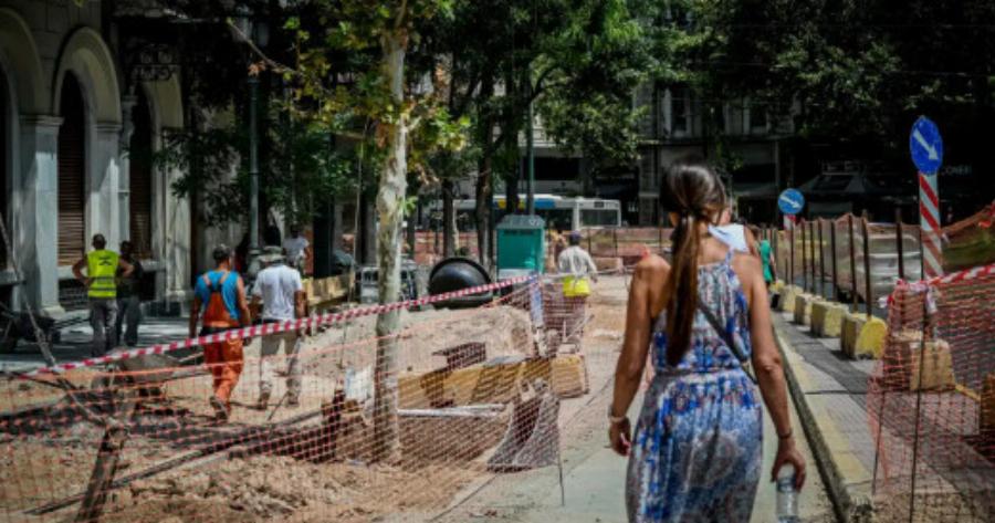 Καύσωνας: Auτά είναι τα έκτακτα μέτρα σε ιδιωτικό τομέα, ντιλίβερι, δημόσιο, οικοδομές