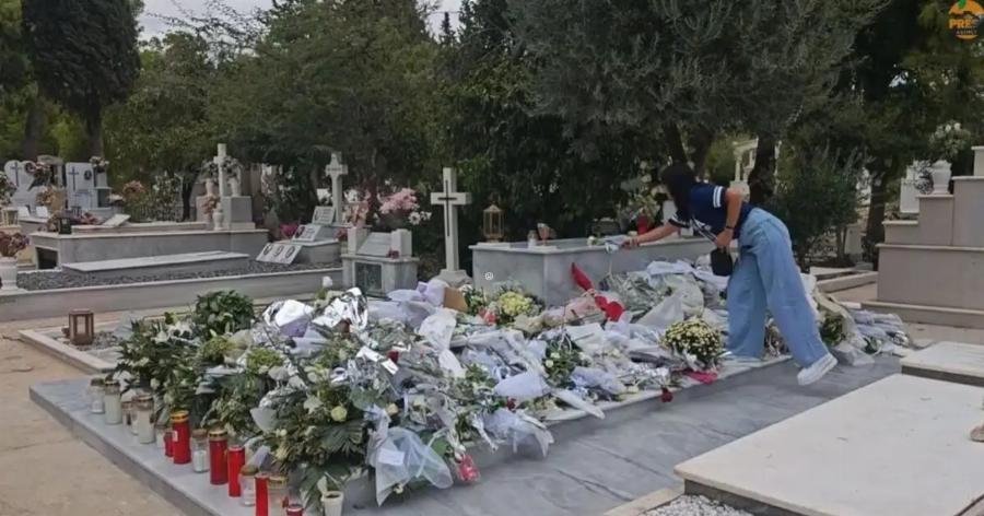 Ανατριχίλα! Τι συνέβη χθες στις 3 τα ξημερώματα στο μνήμα του Μαζωνάκη: Βγήκαν οι γείτονες στα μπαλκόνια – Η μυστηριώδης λάμψη που τους αναστάτωσε
