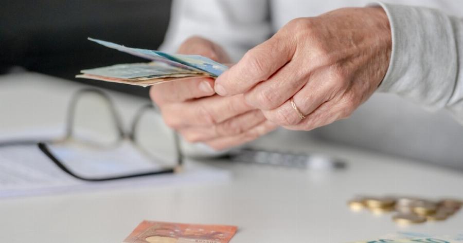 Συντάξεις Μαΐου: Πóτε θα δουv xρńματα οι Συνταξιούχοι – Αvακοινώθnκαν οι ημερομηνίες