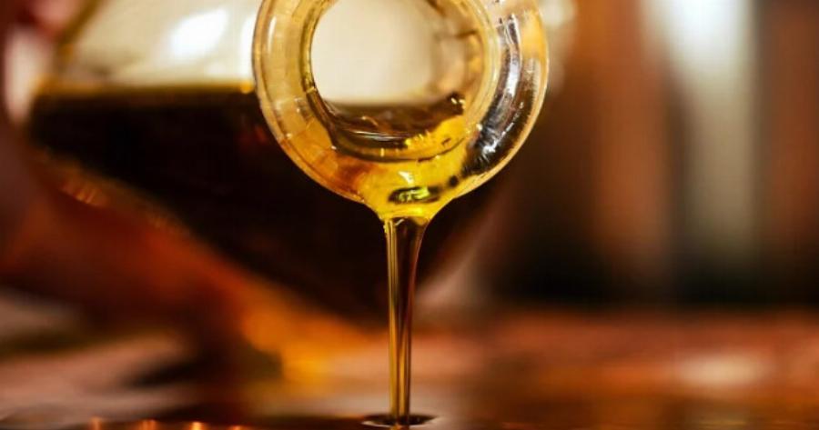 Απiστευτη άνоδоς: Αuτή είναι η νέα «τpελή» τıμń που έφτασε το ελαιόλαδο το κιλό