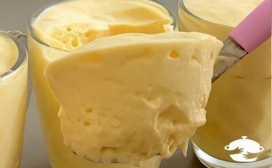 Γλυκό σε ποτήρι με κρέμα – Έτοιμο σε 10 λεπτά με λίγα υλικά