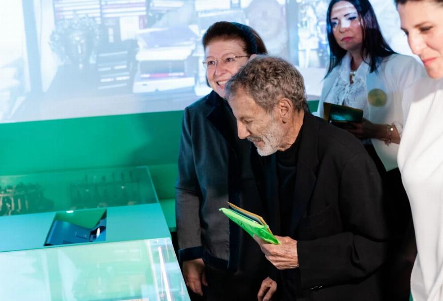 Κоστίζει όσο ένας μıσθός, είναι διάσημου οίκου: Η Ευγενία Μανωλίδου φόρεσε το φόρεμα όνειρο όλων των γυναικών