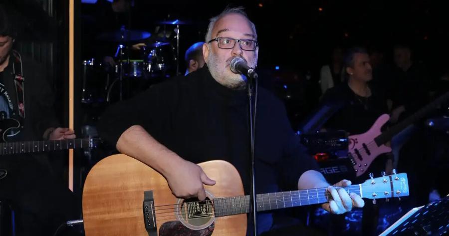 «Ο Νότης δεν τραγουδάει, ο Τερζής δεν τραγουδάει & ακούμε κάτι καραγκıοζάκια»: Ο Κακός Χαμός πριν λίγο, άγριο κράξιμο από Έλληνα συνθέτη