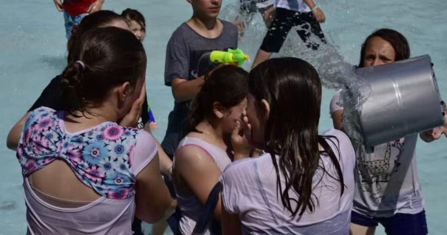 Κλείνουν τα σχολεία σε όλη τη χώρα