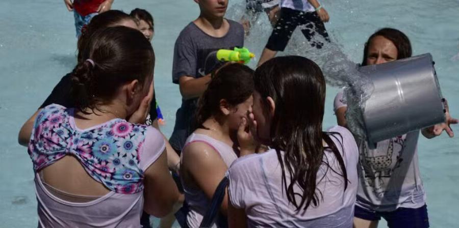 Κλείνουν τα σχολεία σε όλη τη χώρα