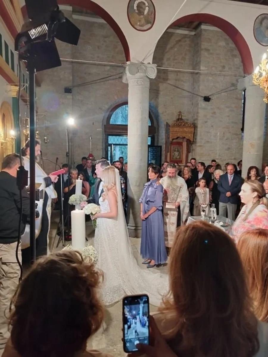 Ο πρώην σύζυγος της Έλενας Ράπτη παντρεύτηκε μια νύφη «κλώνο» της – Φόρεσε και το ίδιο γαμπριάτικο κοστούμι