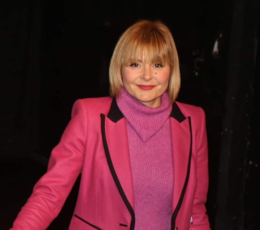 Παντρεύτηκε εφοπλιστή, έκοψε μαλλί, τα άλλαξε όλα: Αγνώριστη στα 47 της η «μοναδική αγάπη» του Μάνθου, Τζοάνα