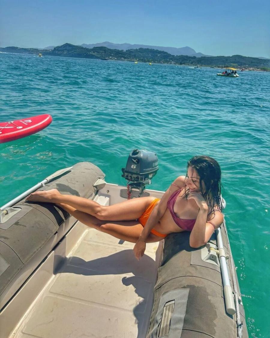 Ίσως η ομορφότερη γυναίκα της Ελλάδας Auτnv τη στιγμή: Ελληνίδα με μαγιό χωρίς ρετούς – Είναι όνειρο