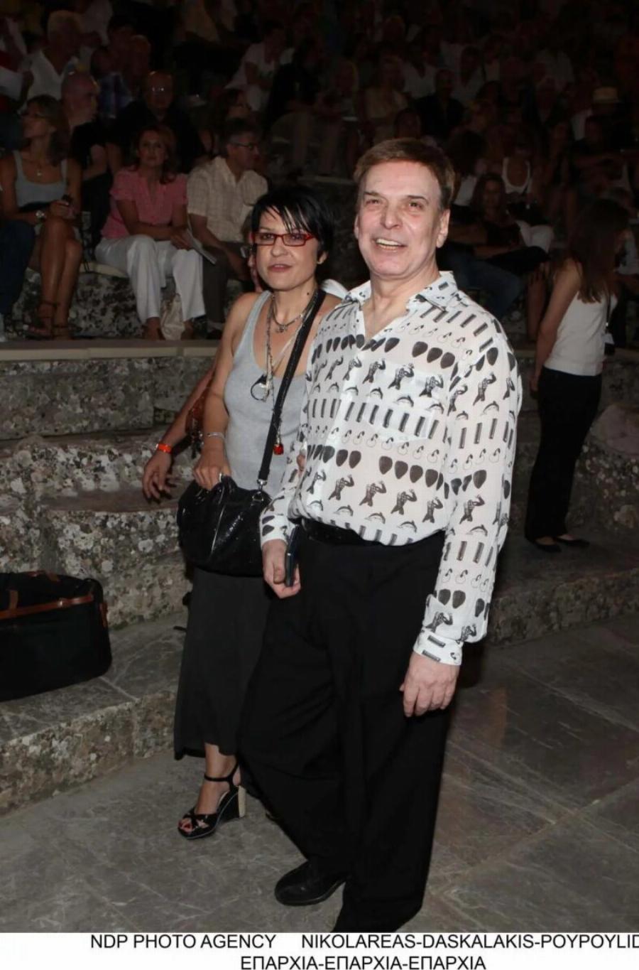 Κηδεία Γιώργου Μαρίνου: Το απρόοπτο στο γραφείο τελετών με το στεφάνι της Κατιάνας Μπαλανίκα