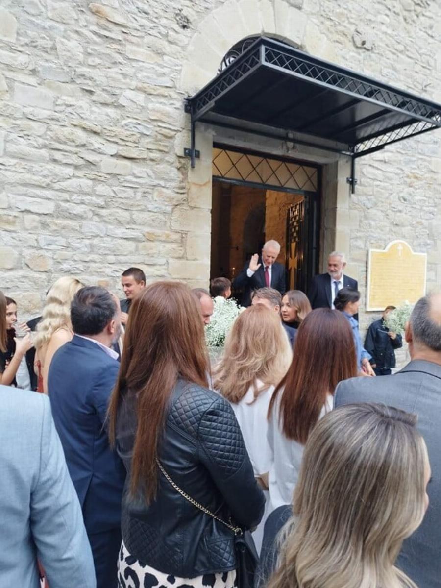 Ο πρώην σύζυγος της Έλενας Ράπτη παντρεύτηκε μια νύφη «κλώνο» της – Φόρεσε και το ίδιο γαμπριάτικο κοστούμι