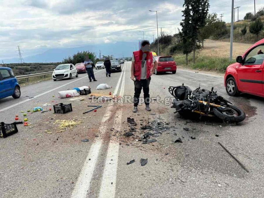 Έχασε τη ζωή του ένας νεαρός δικυκλιστής – Το αγροτικό βγήκε από παράδρομο